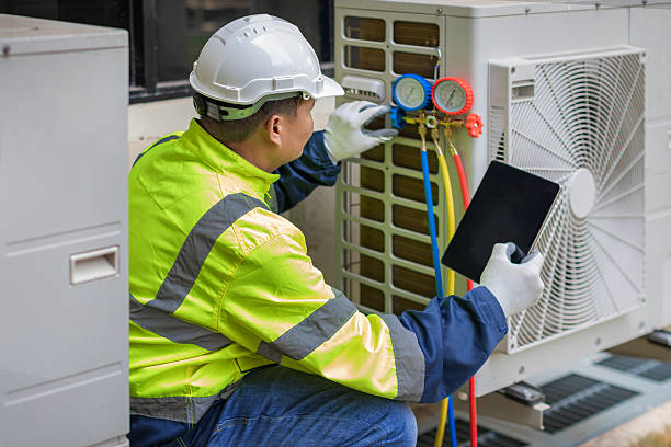 Professional Hvac technician working in Cleves, OH